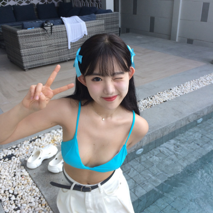 药屋少女的呢喃 封面